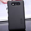 Чехол для Nokia Lumia 820 пластиковый тонкий + пленка NillKin D-Style черный Чехол для Nokia Lumia 820 пластиковый тонкий + пленка NillKin D-Style черный