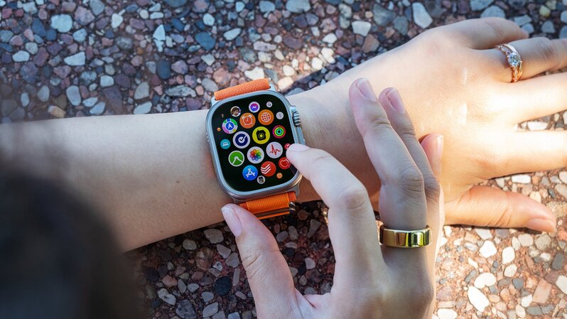 Apple Watch Ultra на руке