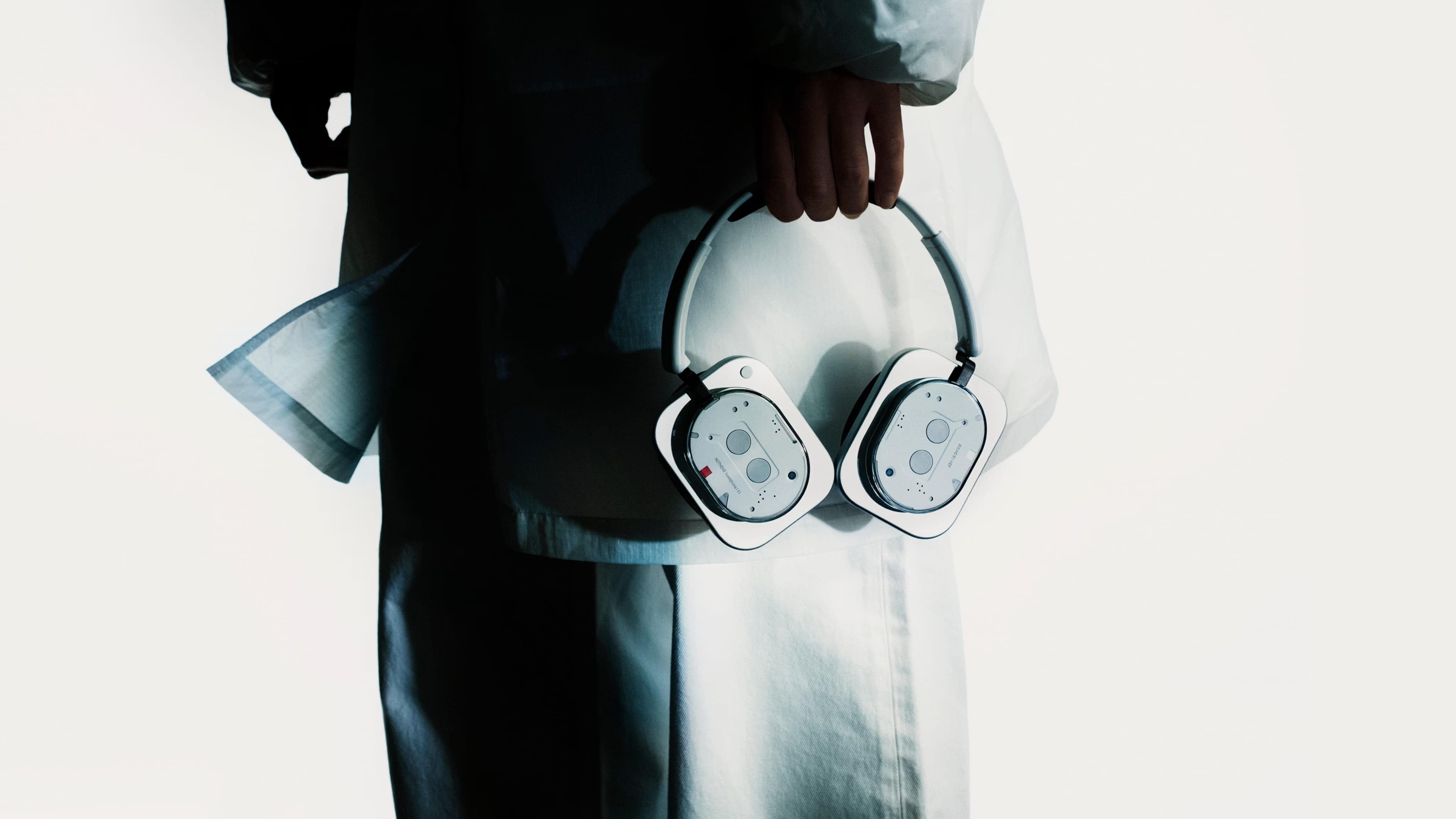 Nothing Headphone в руках