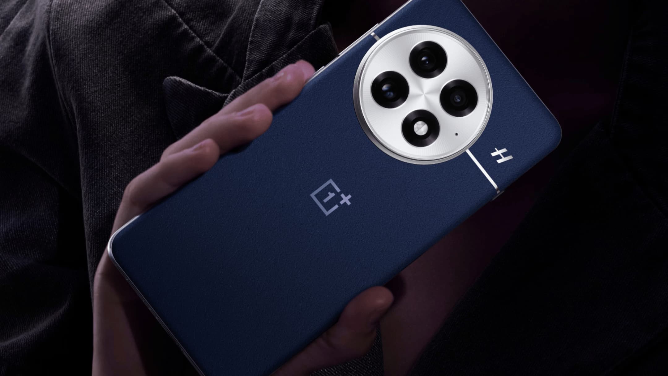 OnePlus 13 в руках