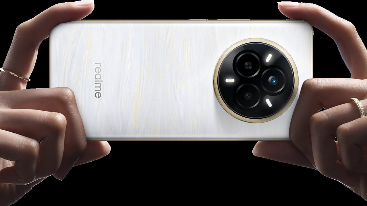 Realme 14 Pro в руках