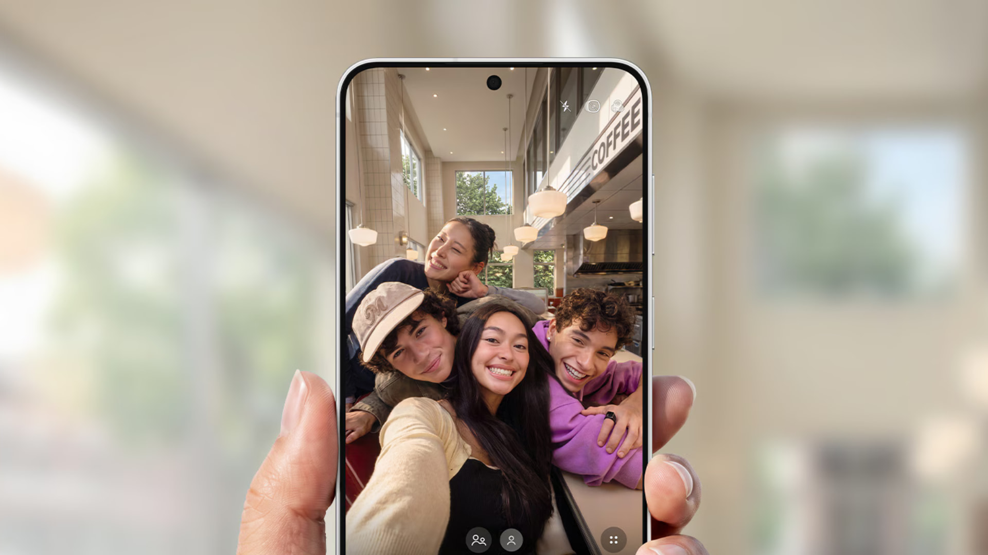 Samsung Galaxy S26 FE передняя камера